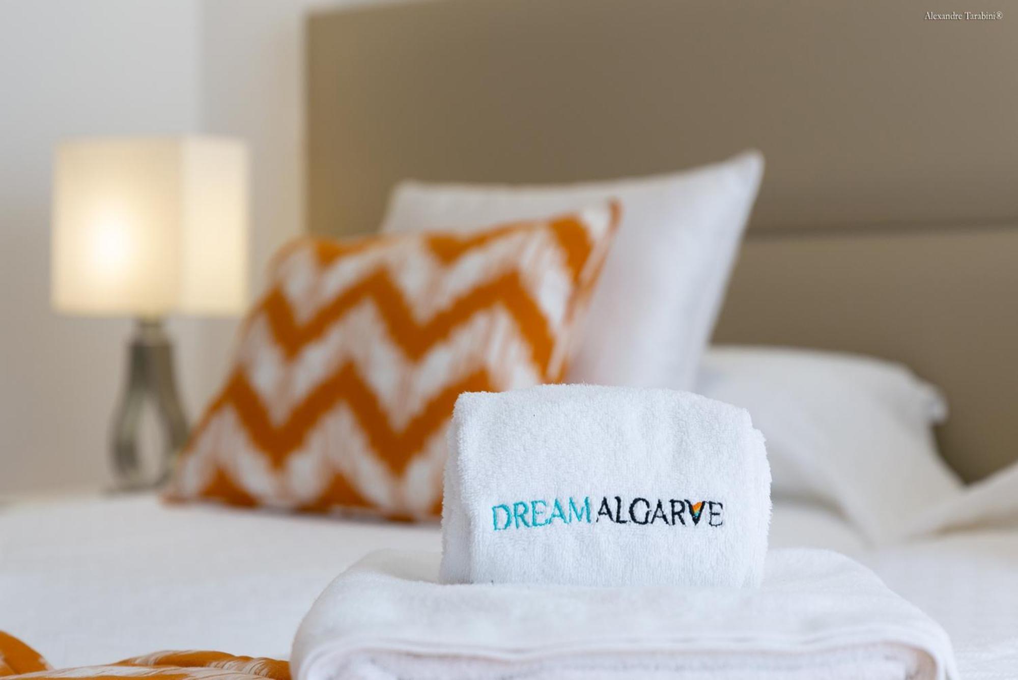 Luzbay Pool Apartments Ngoại thất bức ảnh