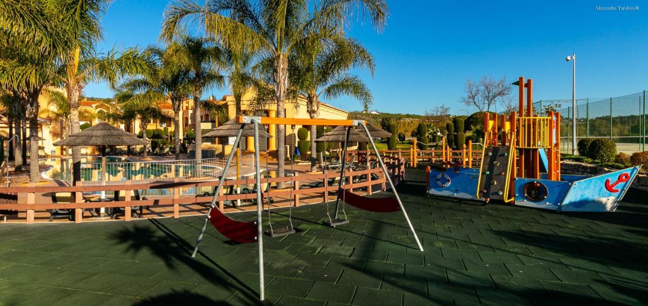 Luzbay Pool Apartments Ngoại thất bức ảnh